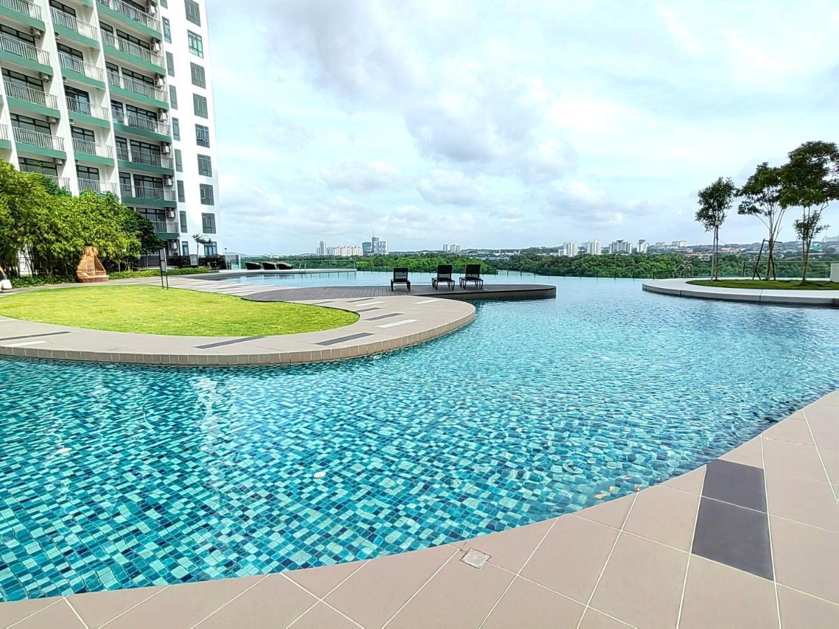 8Scape Residences Batman Vs Ironman@Lsy Home & Leisure Johor Bahru Exterior photo